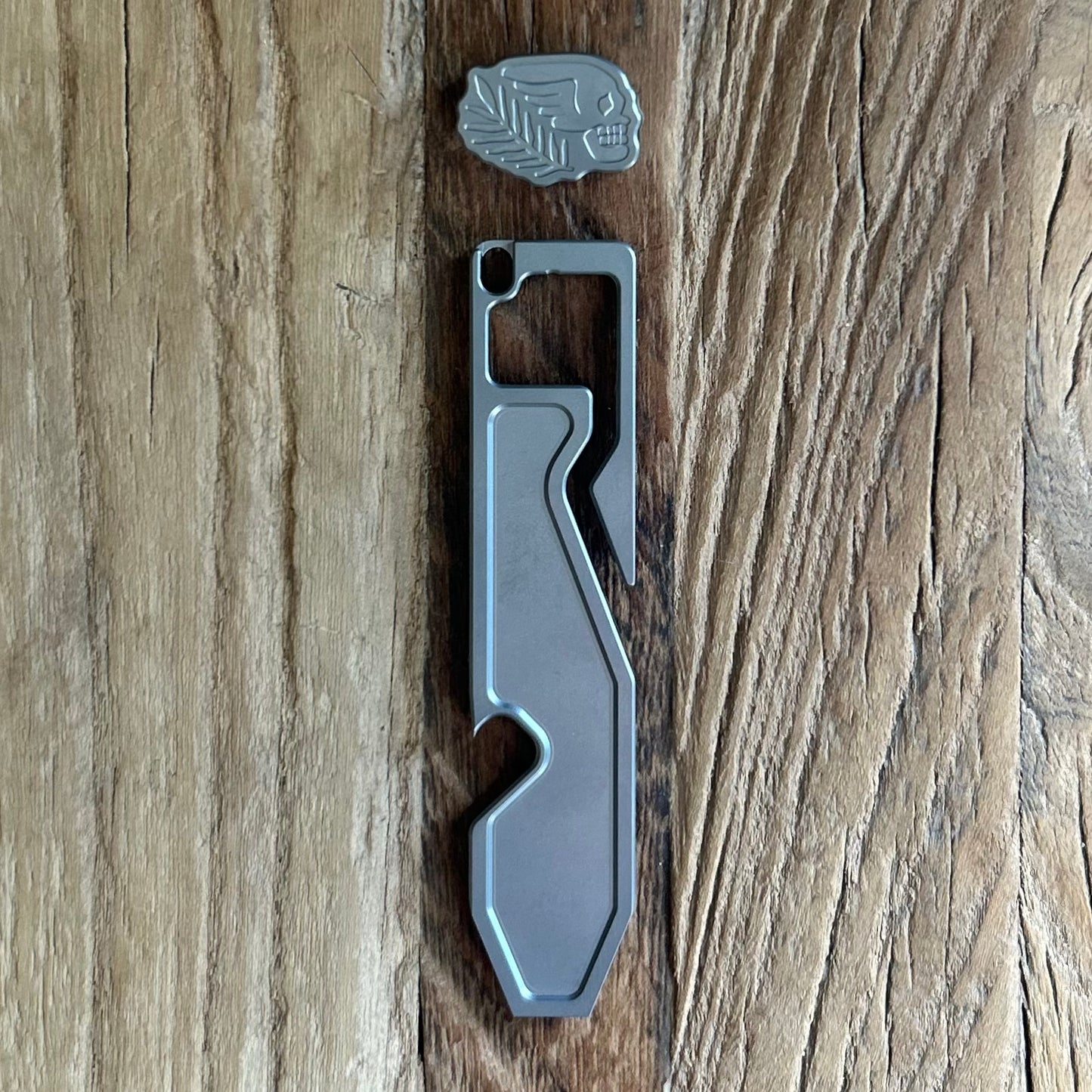 Espion with Titanium bead